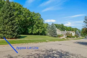 608 Bascom Hill Dr, Baraboo, WI 53913 - Photo 10