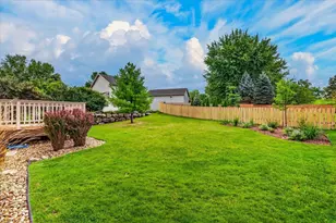 6909 Country Ln, Madison, WI 53719 - Photo 6