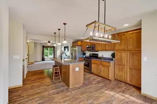 6909 Country Ln, Madison, WI 53719 - Photo 18