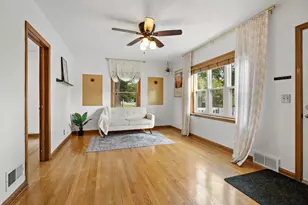 3642 Dennett Dr, Madison, WI 53714 - Photo 4