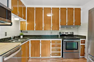 3642 Dennett Dr, Madison, WI 53714 - Photo 8