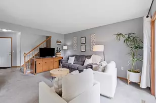 249 N Musket Ridge Dr, Sun Prairie, WI 53590 - Photo 8