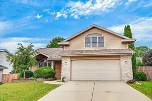 3522 Field Crest Way, Madison, WI 53719 - Photo 1