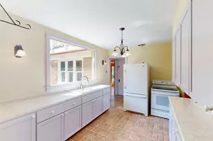 111 E Prospect St, Stoughton, WI 53589 - Photo 8