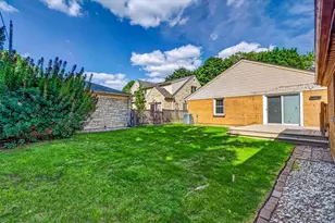 2511 N 91st St, Wauwatosa, WI 53226 - Photo 34