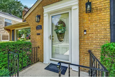 2511 N 91st Street, Wauwatosa, WI 53226 - Photo 2