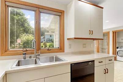 409 Blue Ridge Parkway, Madison, WI 53705 - Photo 12