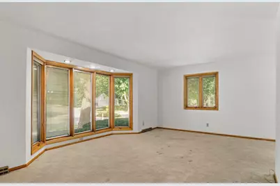 409 Blue Ridge Parkway, Madison, WI 53705 - Photo 4