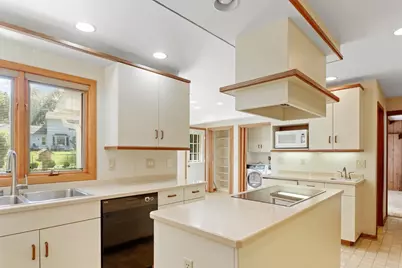 409 Blue Ridge Parkway, Madison, WI 53705 - Photo 10