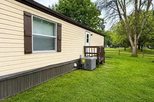 119 Oak Park Dr, Menasha, WI 54952 - Photo 4
