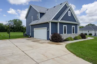 W4654 Pebble Drive, Elkhorn, WI 53121 - Photo 8