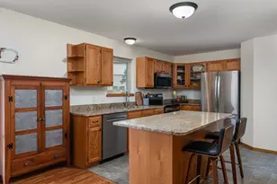 6934 Dominion Dr, Madison, WI 53718 - Photo 8