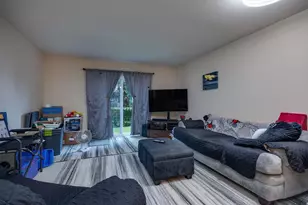 902 N Thompson Dr, Madison, WI 53704 - Photo 8