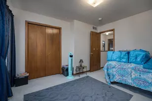 902 N Thompson Dr, Madison, WI 53704 - Photo 14
