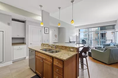 625 N Segoe Road #610, Madison, WI 53705 - Photo 8