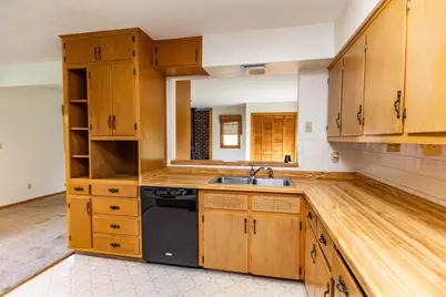 608 W Fountain Street, Ridgeville, WI 53533 - Photo 8