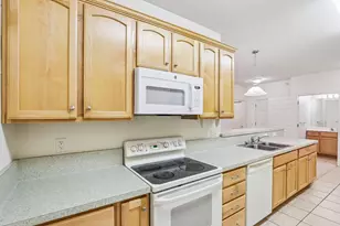 69 Cherokee Cir, Madison, WI 53704 - Photo 6