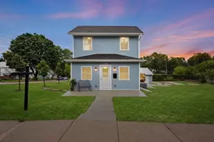 603 Walnut St, Baraboo, WI 53913 - Photo 2