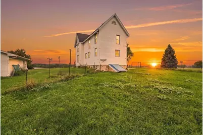 596 Portland Road, Waterloo, WI 53594 - Photo 2