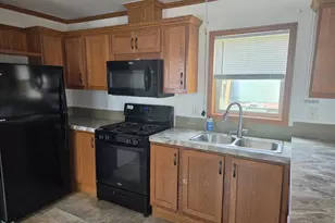 1105 Kellogg Ave, Janesville, WI 53545 - Photo 2