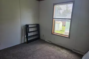 1105 Kellogg Ave, Janesville, WI 53545 - Photo 6