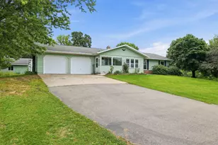 N4982 Dunning Rd, Poynette, WI 53955 - Photo 2