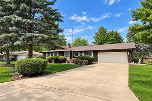 721 E Morning Glory Ln, Beloit, WI 53511 - Photo 2