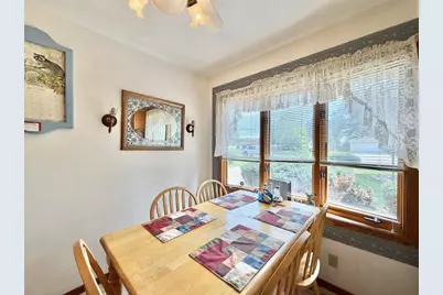 721 E Morning Glory Lane, Beloit, WI 53511 - Photo 6