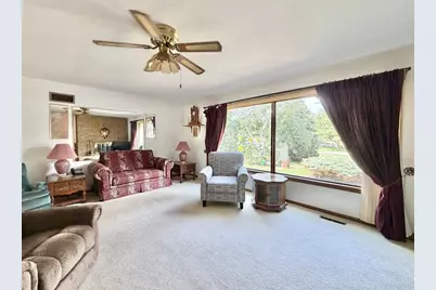 721 E Morning Glory Lane, Beloit, WI 53511 - Photo 10