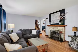 9 Oxford Pl, Madison, WI 53704 - Photo 2