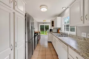 9 Oxford Pl, Madison, WI 53704 - Photo 14