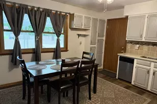 1517 Homberg Ln, Madison, WI 53716 - Photo 4