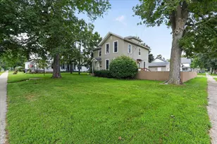 608 1st Center Ave, Brodhead, WI 53520 - Photo 4