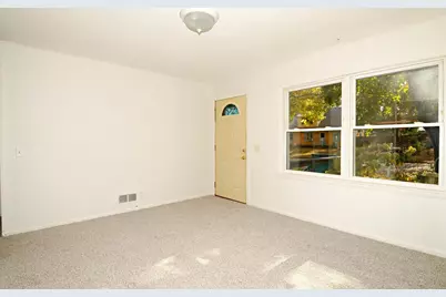 1146 Pauline Avenue, Madison, WI 53705 - Photo 4