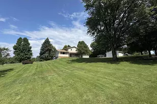W5642 Rolling Acres Ln, Monroe, WI 53566 - Photo 18