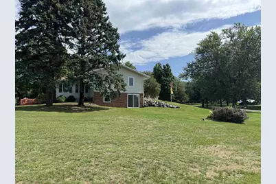W5642 Rolling Acres Lane, Monroe, WI 53566 - Photo 16