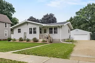409 S 2nd St, Janesville, WI 53536 - Photo 2