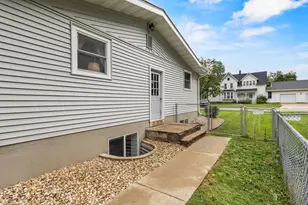 409 S 2nd St, Janesville, WI 53536 - Photo 46