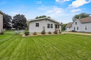409 S 2nd St, Janesville, WI 53536 - Photo 4