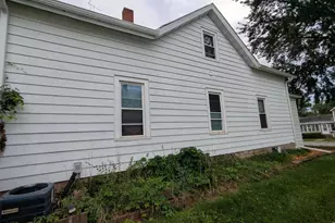 418-418 1/2 8th Ave, Baraboo, WI 53913 - Photo 4