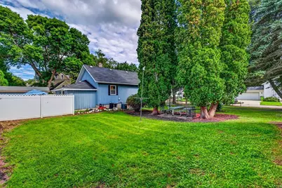 352 S Birdsey Street, Columbus, WI 53925 - Photo 4