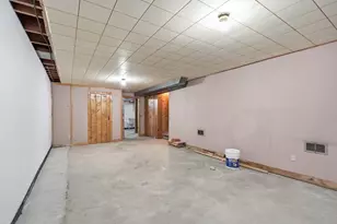 404 Tompkins Dr, Madison, WI 53716 - Photo 30