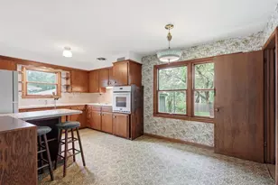 404 Tompkins Dr, Madison, WI 53716 - Photo 8