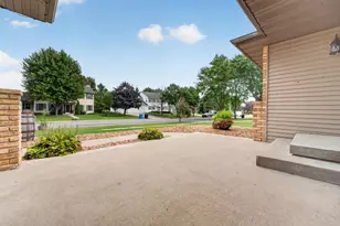 408 Pinehurst Dr, Waunakee, WI 53597 - Photo 2