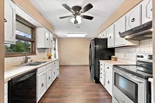 5302 Comanche Way, Madison, WI 53704 - Photo 6