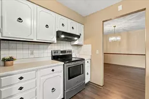 5302 Comanche Way, Madison, WI 53704 - Photo 14