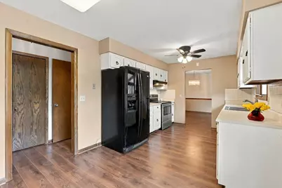 5302 Comanche Way, Madison, WI 53704 - Photo 16