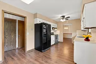 5302 Comanche Way, Madison, WI 53704 - Photo 16