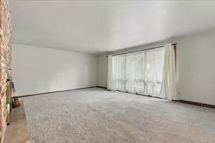 5302 Comanche Way, Madison, WI 53704 - Photo 8