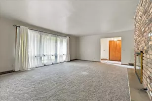 5302 Comanche Way, Madison, WI 53704 - Photo 10